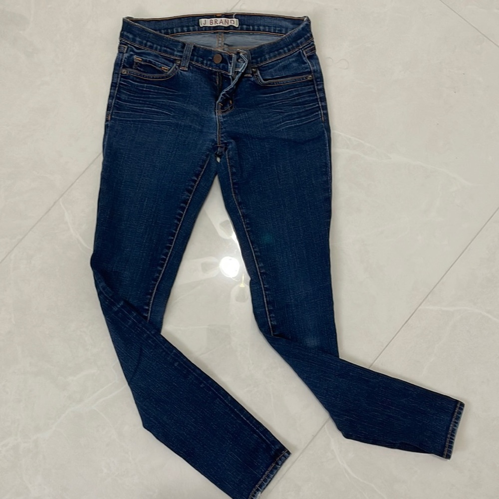 J brand skinny jeans. Mid rise. Inseam 27inches